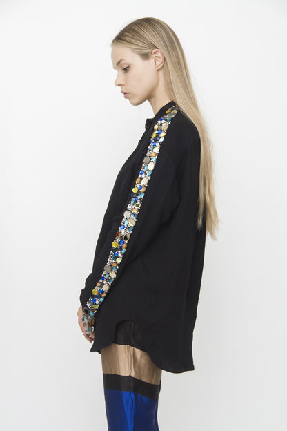 EMBELLISHED SLEEVE TOP