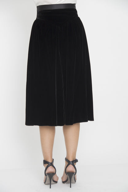 VELVET KNEE LENGTH SKIRT