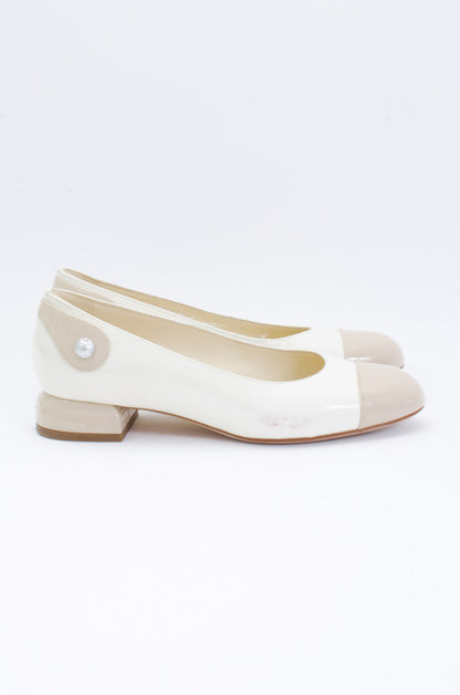 PATENT LEATHER PUMPS