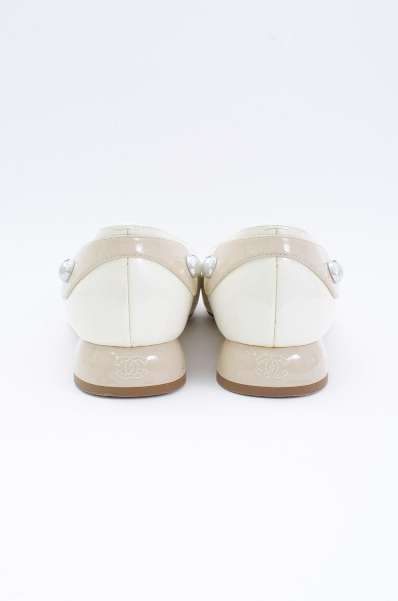 PATENT LEATHER PUMPS