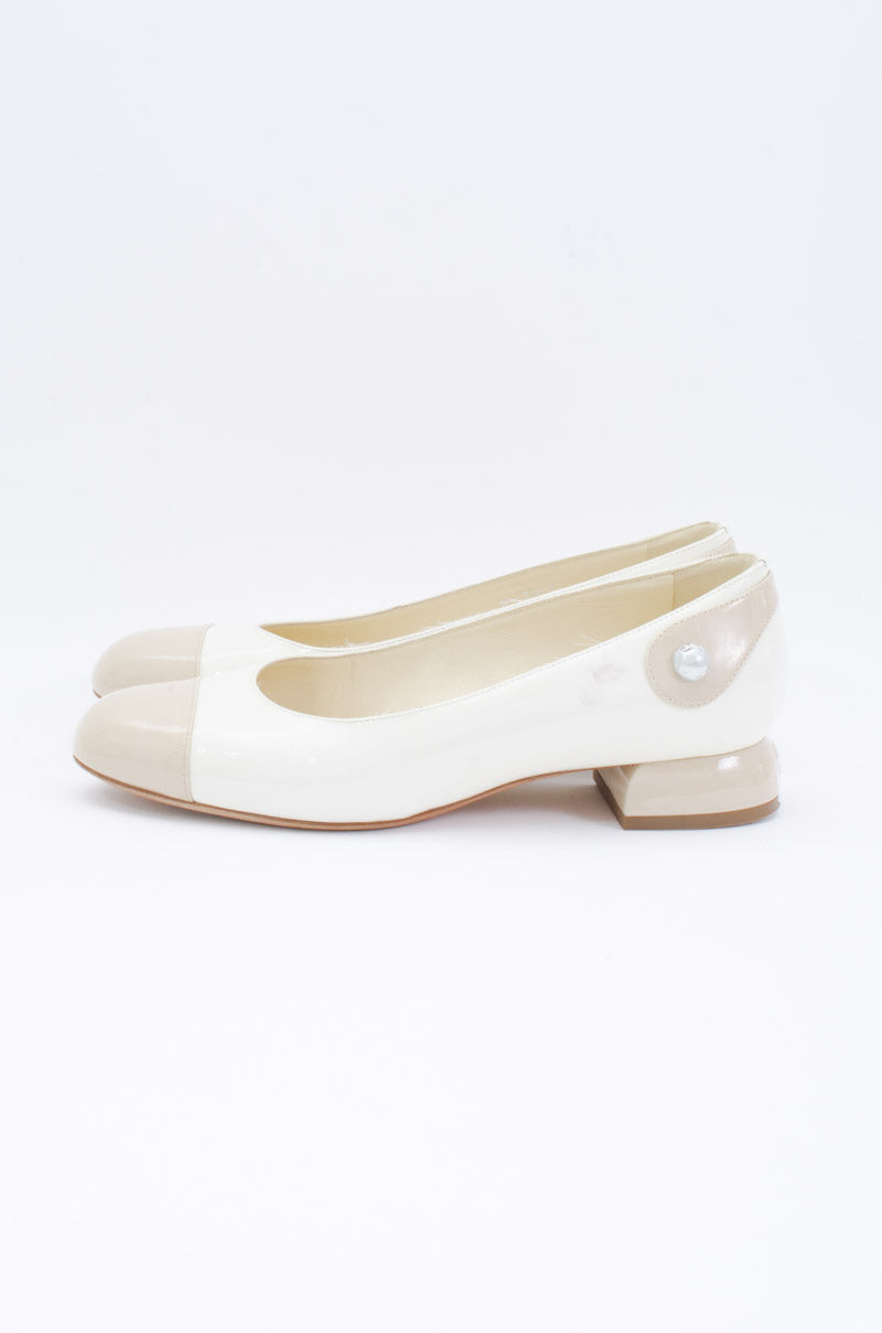 PATENT LEATHER PUMPS