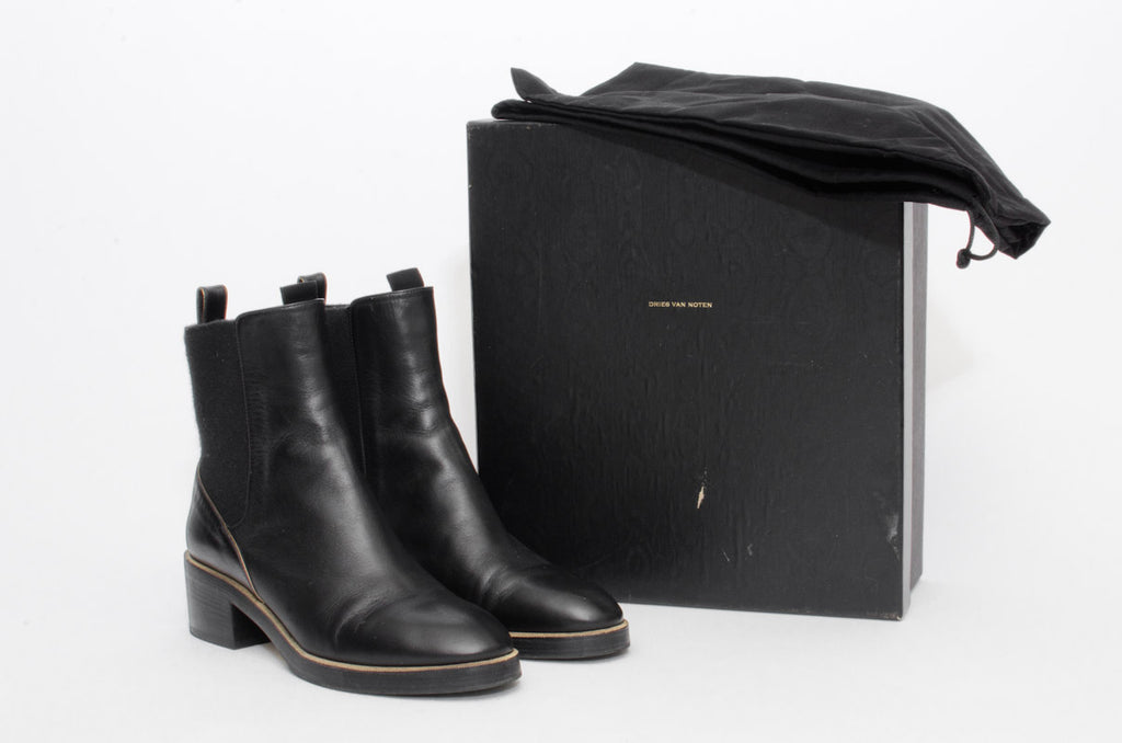 CHELSEA ANKLE BOOTS