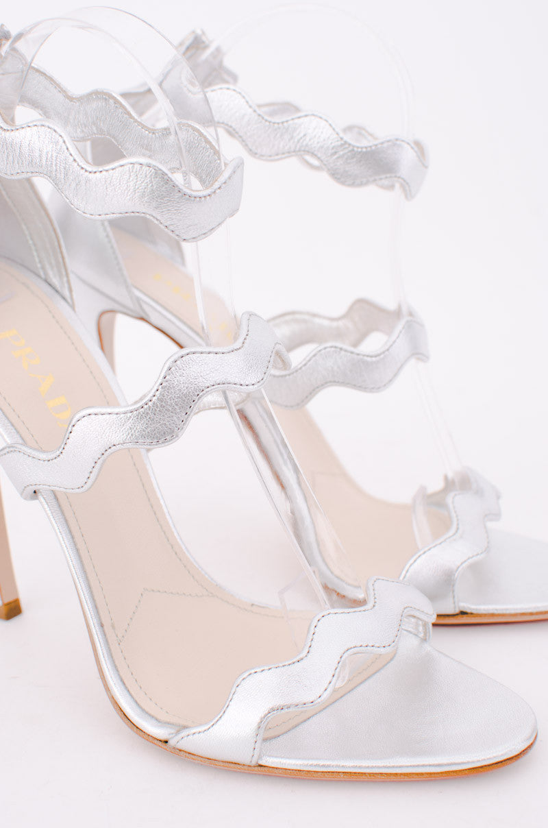 SILVER SCALLOPED WEDGES
