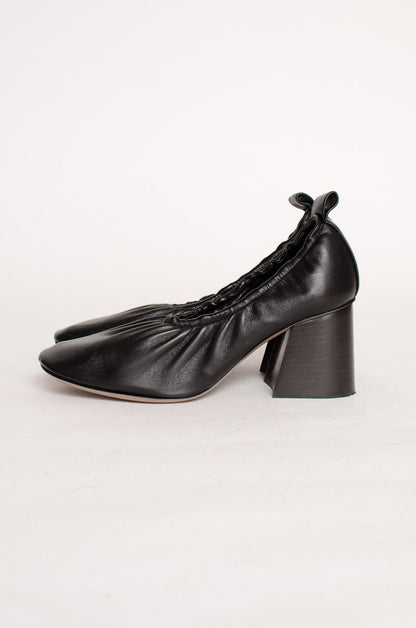 BALLERINA BLACK HEELS