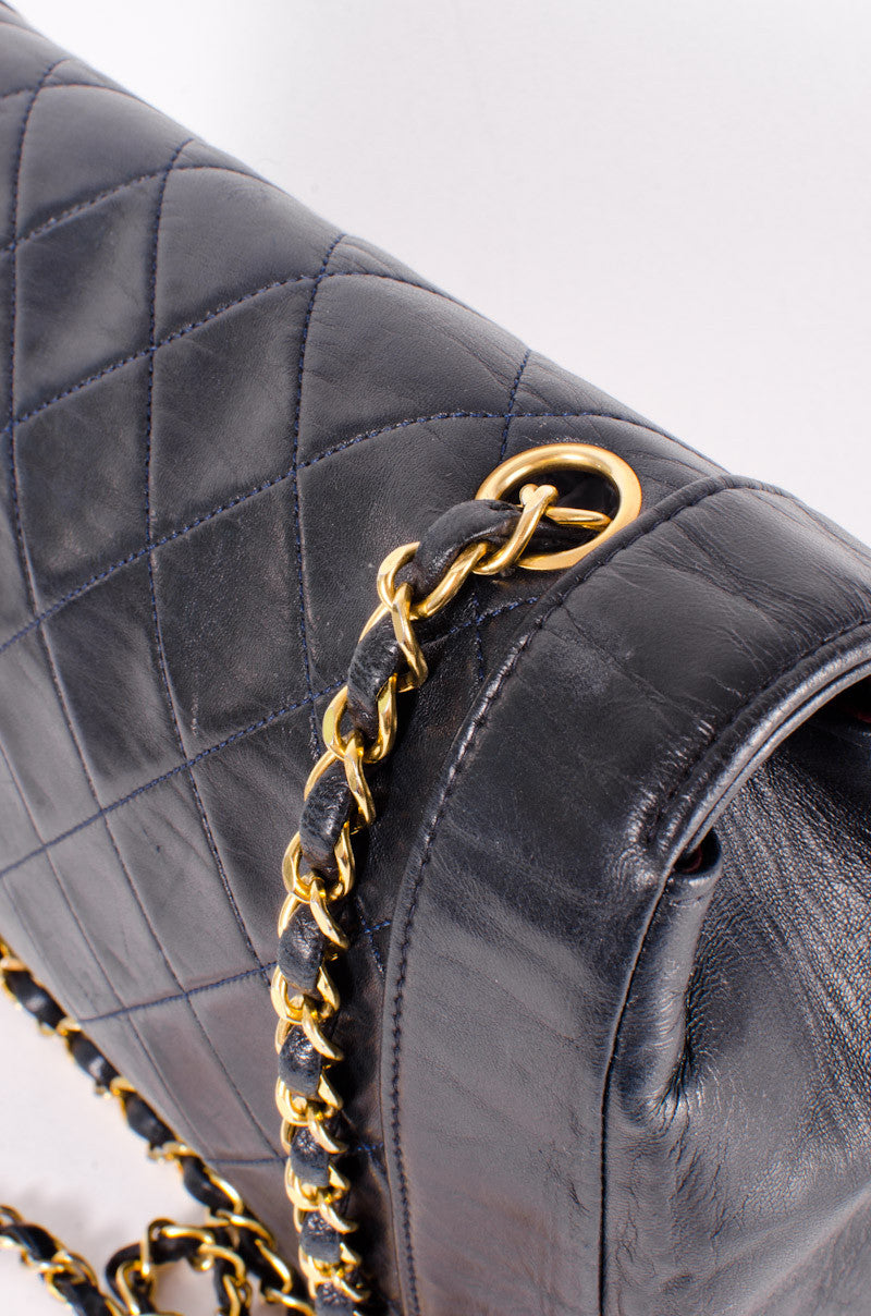 VINTAGE NAVY CHAIN PURSE