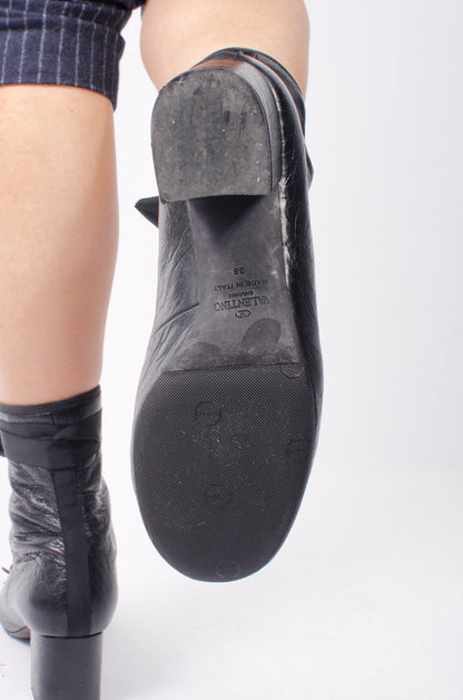 LACE UP BOOTIES