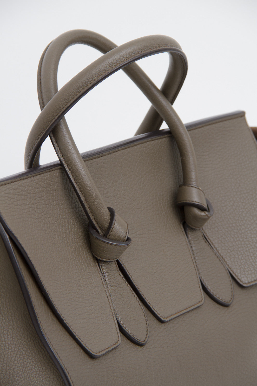 TIE KNOT HAND BAG