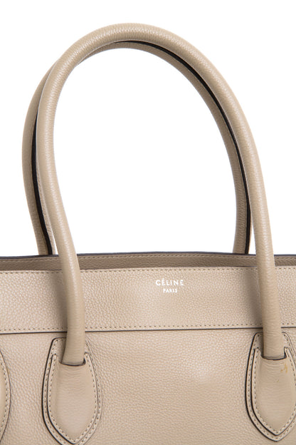 LUGGAGE TOTE IN DUNE