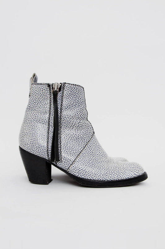 SPOTTED PISTOL BOOTIES